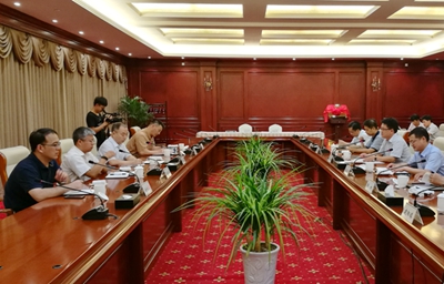 座谈会现场 - 副本.jpg