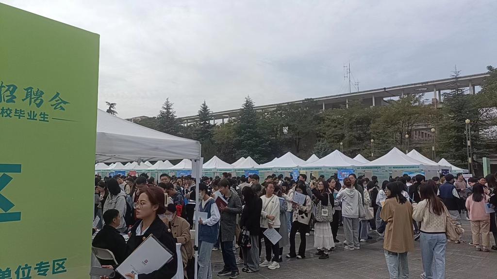 fb74c5b64d144510c3a54d40763d2e4