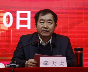 李校长.jpg
