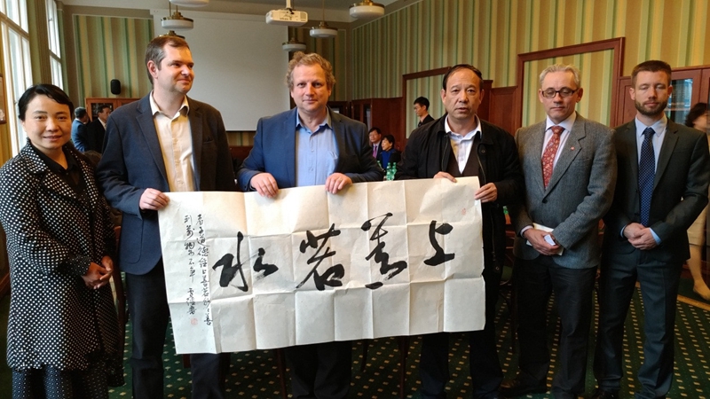 大使馆 - 副本_副本.jpg