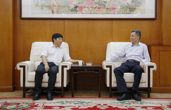 屈校长_MG_5391 - 副本.JPG