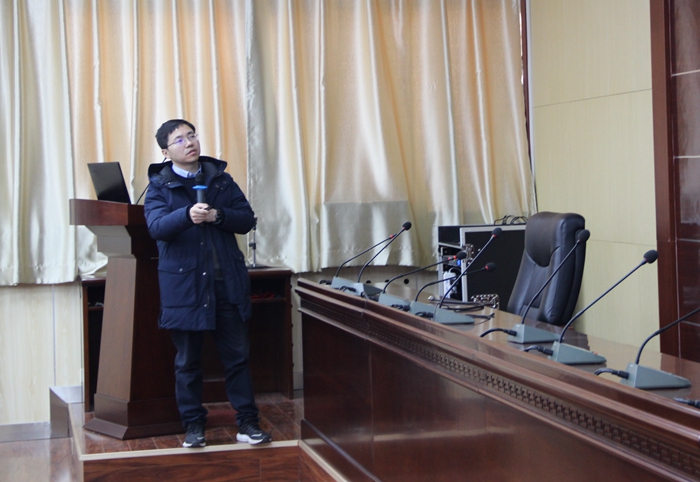 董教授照片1 - 副本.JPG