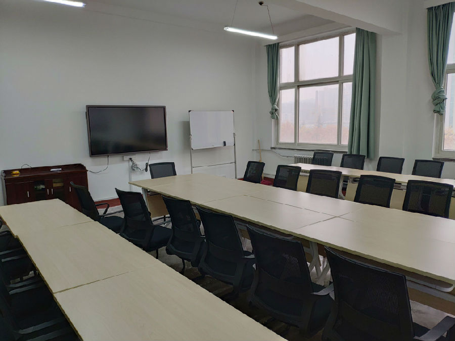 2间教学研讨室 (2).jpg